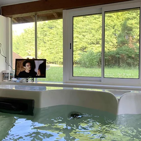 招待所 Maison Piscine Et Jacuzzi Saint-Germain-des-Fosses