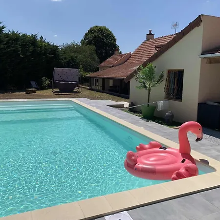 Maison Piscine Et Jacuzzi 招待所 Saint-Germain-des-Fosses