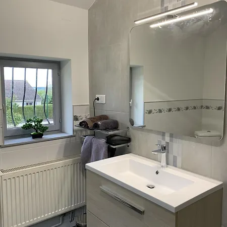 Maison Piscine Et Jacuzzi Frühstückspension 3*