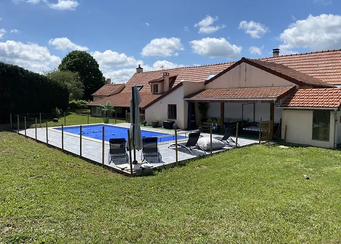 Maison Piscine & Jacuzzi Pensjonat 3*